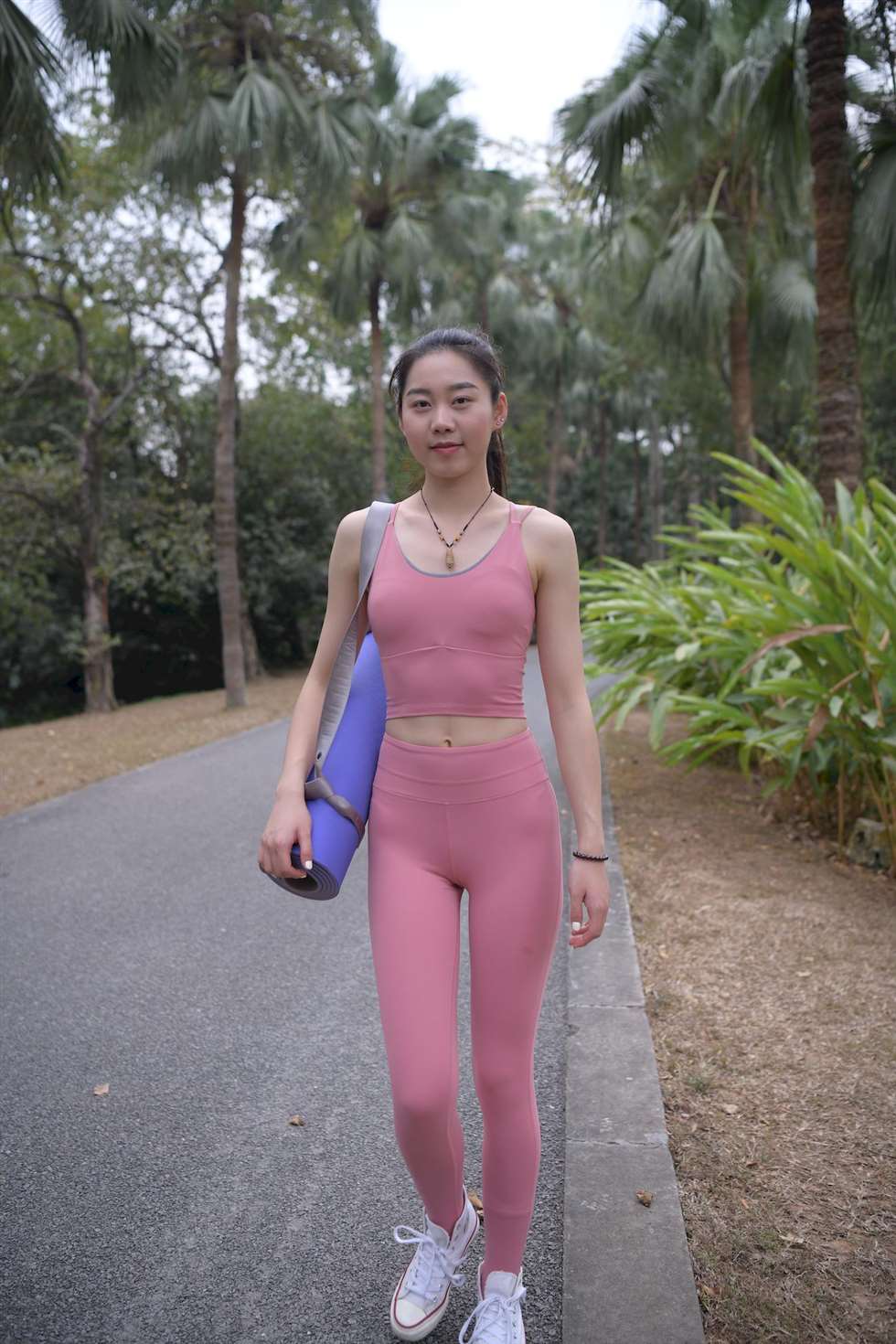 图片[4]-[街拍精选]粉色瑜伽紧身裤少妇静水流深第二季-街拍流行馆