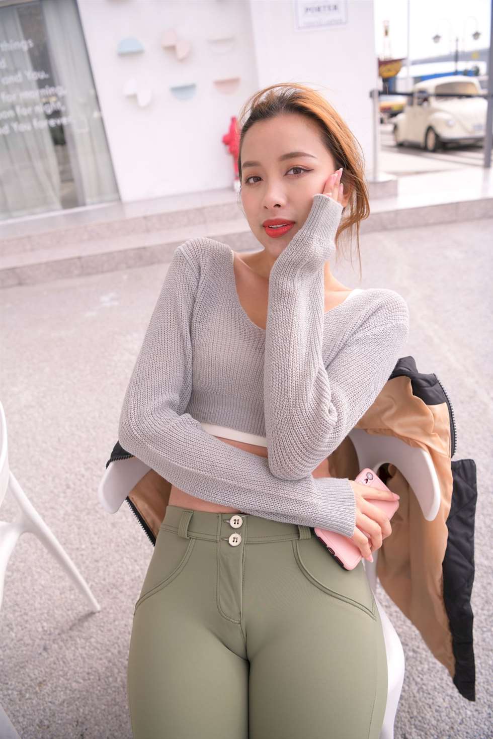 图片[3]-魂魂摄影作品绿色紧身蜜桃裤长腿美女-街拍流行馆