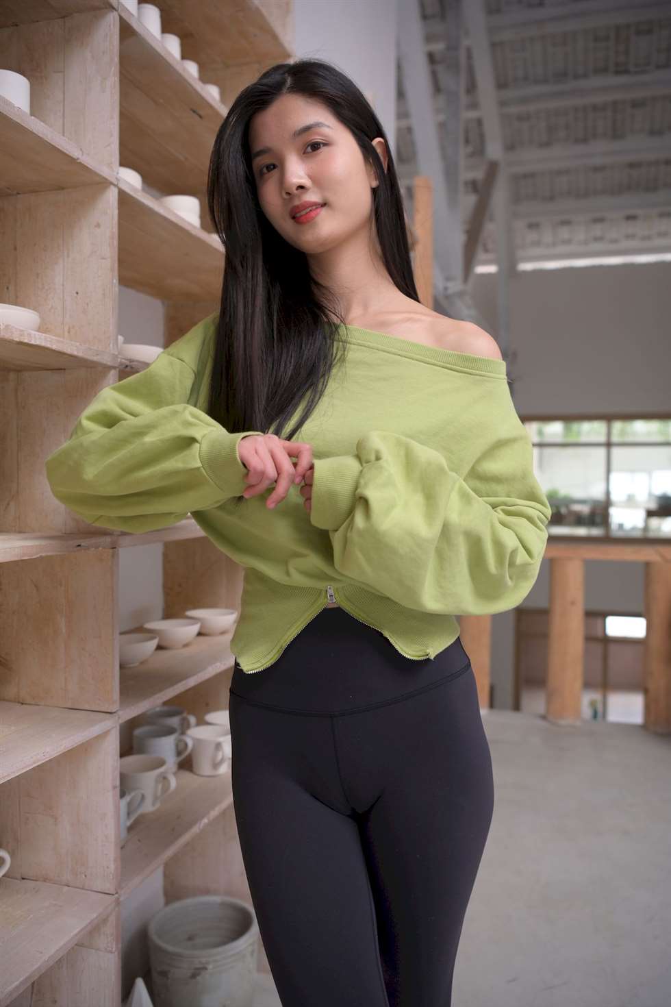 图片[1]-魂魂摄影作品绿衣女孩-街拍流行馆