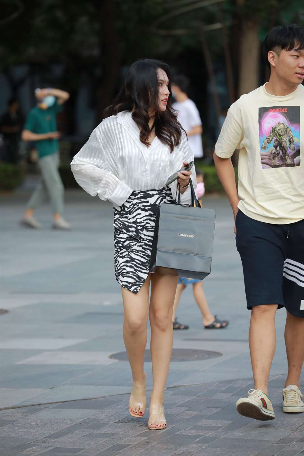 图片[2]-四九城嘎子街拍作品漂亮的女朋友-街拍流行馆