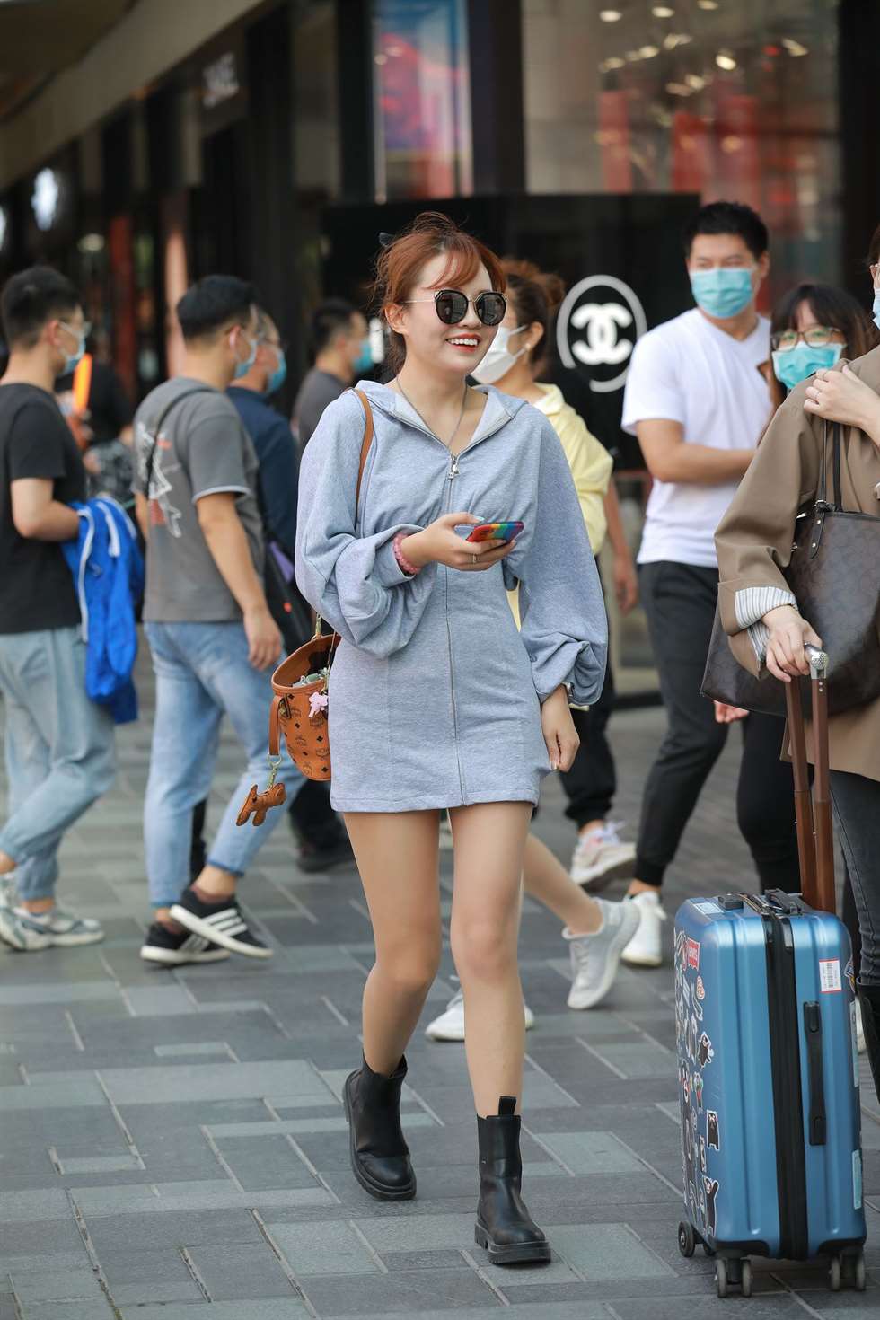 图片[2]-四九城嘎子街拍作品肉丝包臀裙美眉-街拍流行馆