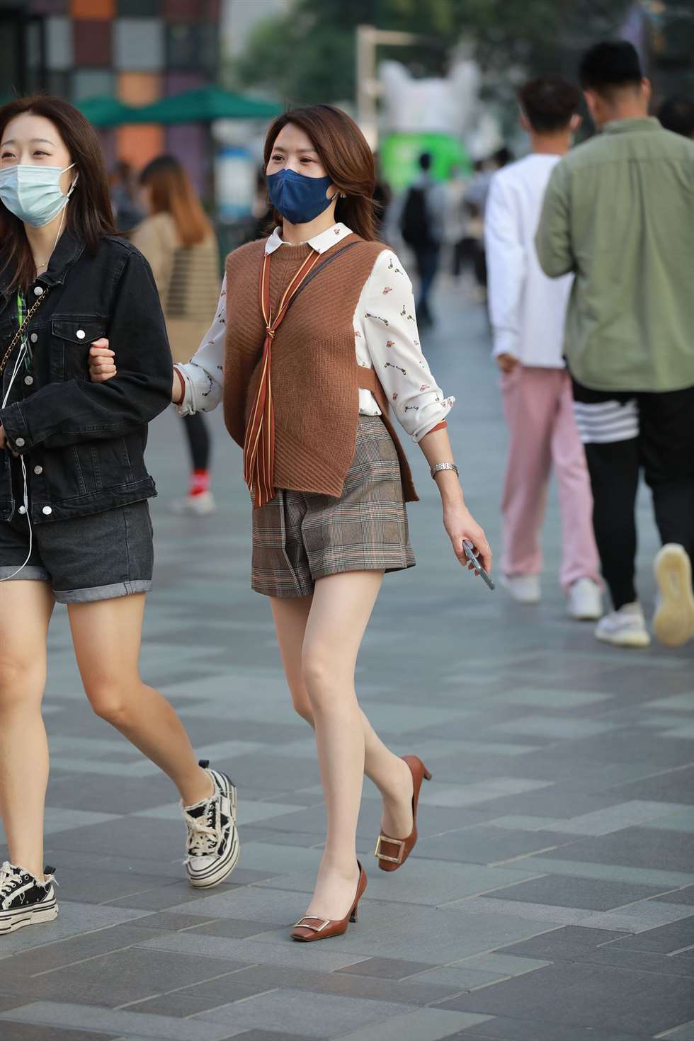 图片[4]-四九城嘎子街拍作品肉丝高跟少妇-街拍流行馆