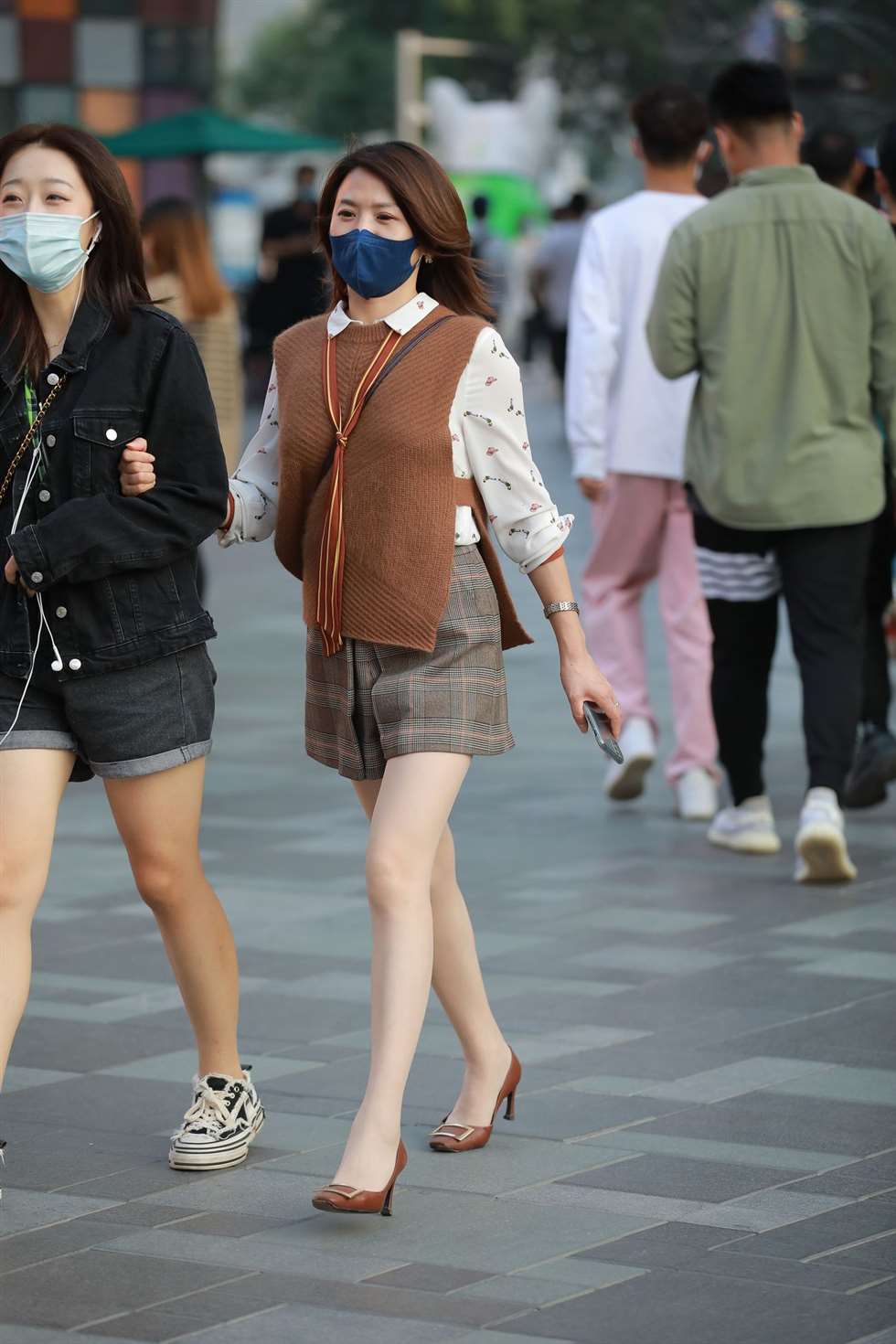 图片[3]-四九城嘎子街拍作品肉丝高跟少妇-街拍流行馆