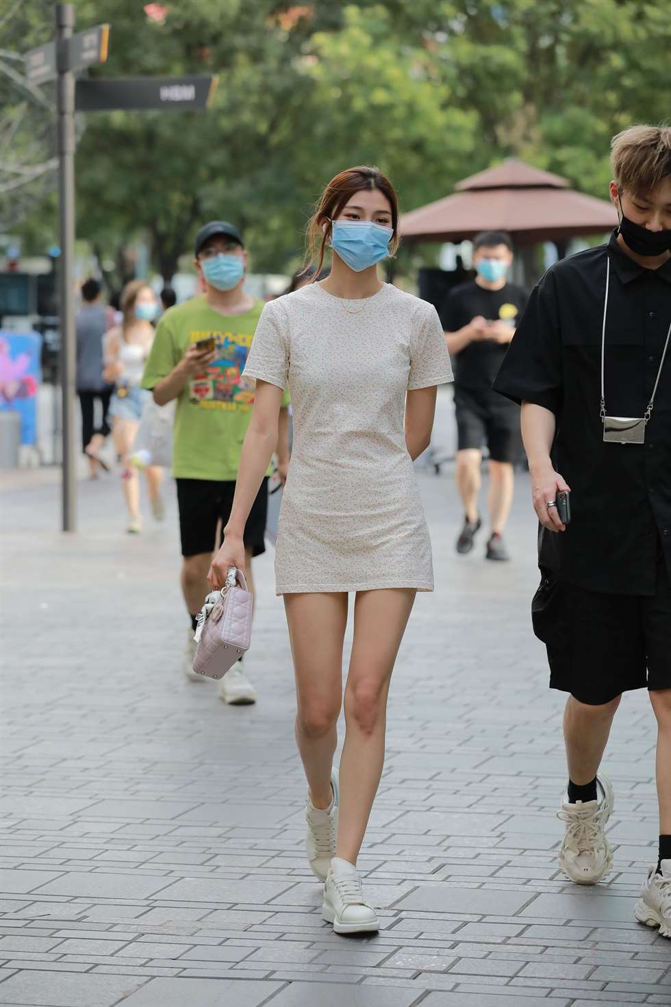 图片[4]-四九城嘎子街拍作品长腿女友-街拍流行馆